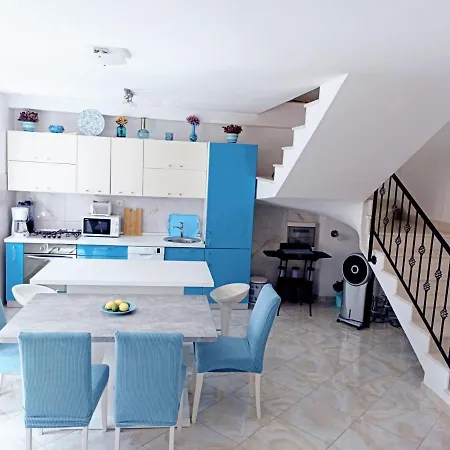 Vakantiehuis Tanya - Modern 3 Bedroom House Seconds Away From The Sea Zaton (Dubrovnik-Neretva)