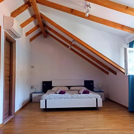 Vakantiehuis Tanya - Modern 3 Bedroom House Seconds Away From The Sea Zaton (Dubrovnik-Neretva)