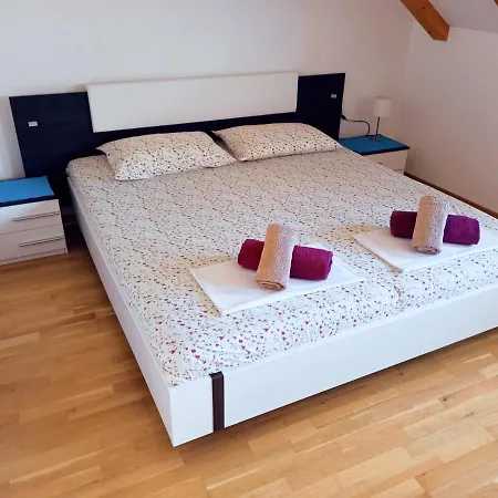 Tanya - Modern 3 Bedroom House Seconds Away From The Sea * Zaton (Dubrovnik-Neretva)