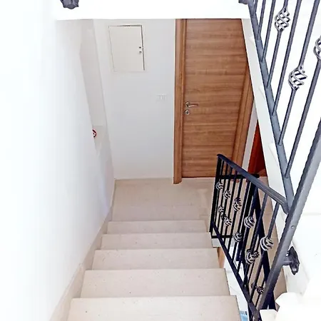 Tanya - Modern 3 Bedroom House Seconds Away From The Sea Ferienhaus